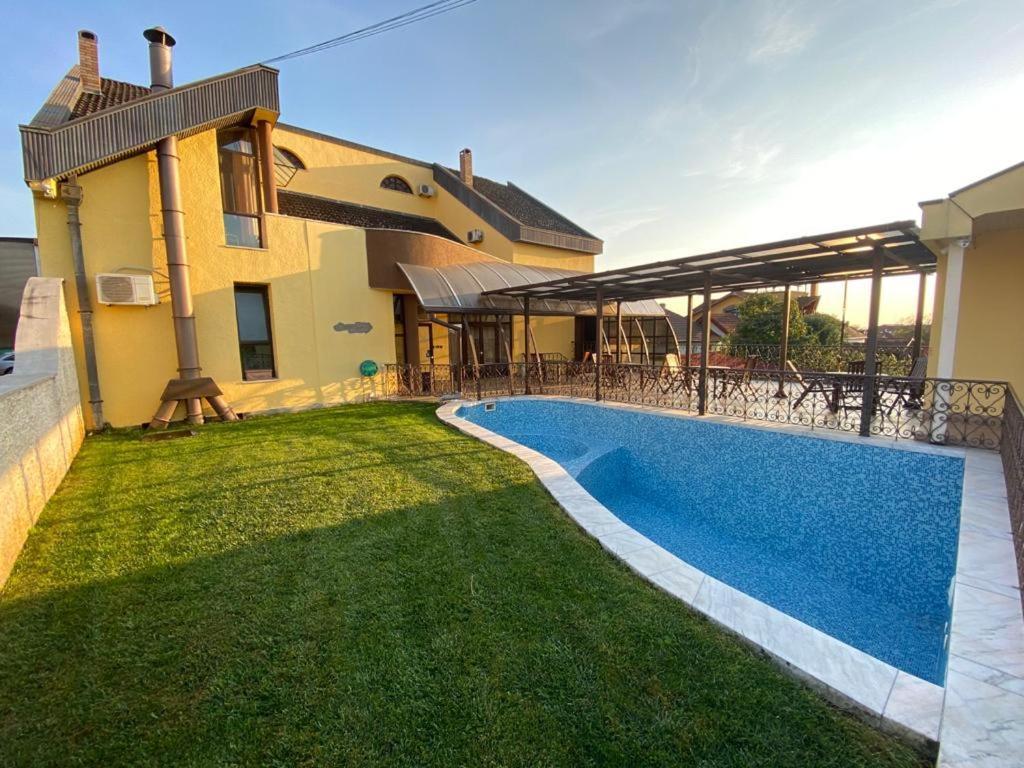 Pensiunea Imperial Targu Mures Exterior foto