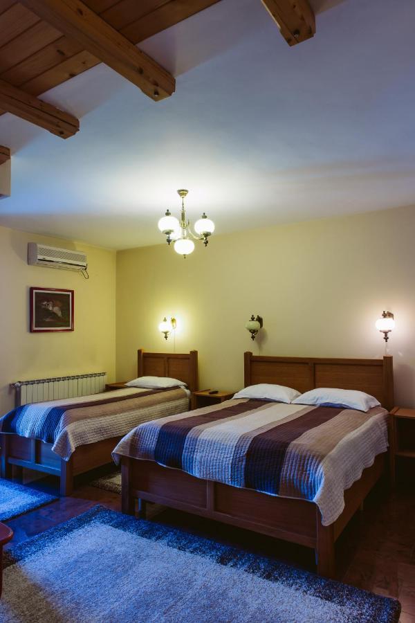 Pensiunea Imperial Targu Mures Exterior foto