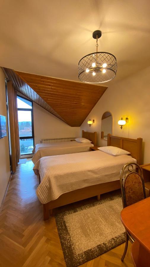 Pensiunea Imperial Targu Mures Exterior foto